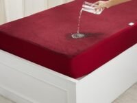 Amazon Brand - Solimo Water Resistant Polyester Mattress Protector, Single Bed Size (72x36 inch), Beetroot