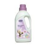 Chicco Baby Liquid Laundry Detergent, 5X Stain & Germ Fighter, Kills 99% Of Germs, Dermatologically Tested For Effective & Gentle Cleaning, Delicate Flowers (1 L)