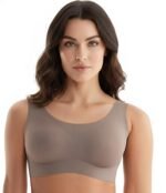 DClub Comfort Revolution Seamless Bra Easy lite Full-Coverage Wireless Everyday Bra with CloudSoft Comfort with Removable Pad.