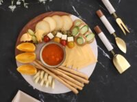 DREAMY WALLS Marble Cheese Board with Wooden Thick Brass Inlay - 3 Knife Set Included Round Charcuterie Board Platter Serving Tray - Gift for Housewarming Thanksgiving Wedding, Birthday - 29.5 cm