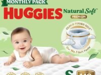 Huggies Natural Soft Premium Baby Diaper Pants, Our No.1 Soft Pants, Small (S) Size (4-8 Kgs), Monthly Pack of 140 diapers | Cloud Softness All over with India's 1st Cloud Touch BeltTM