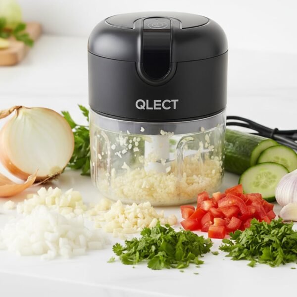 Electric Mini Chopper, USB Rechargeable Garlic Chopper with Stainless Steel Blades, Portable Food Processor for Onion, Nuts, Ginger, Vegetables & Baby Food (250ml, Black)