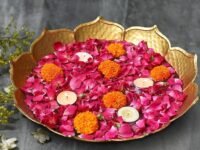 The Purple Tree Beautiful Handcrafted Lotus Urli Bowl for Diwali (Pack of 1, 30 cm) Decorative Bowl for Floating Flowers and Tea Light Candles Home, Tr