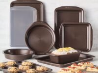 Circulon Nonstick Bakeware Set with Nonstick Bread Pan, Baking Pans, Baking Sheets, Cookie Sheets, Cake Pan and Muffin Pan / Cupcake Pan - 10 Piece, Chocolate Brown