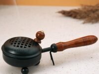 Metal Dhoop Holder with Wooden Handle | Dhup Dani Loban Burner | Sambrani Dhoop Stand | Doopam Sambrani Holder for Puja | Loban Dhuni Burner (3 inch, Black, Round)