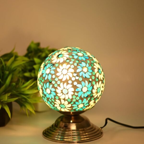 Artisanal Metal Table Lamp with Hand Decorated Glass Shade A Stylish Home Decor Accent, Pack of 1, 15 X 15 X 21.5 Cm.