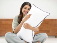 Wakefit Microfibre Sleeping Pillow | Breathable & Hypo-allergenic |Set of 1 | Standard Size 27X16 inch | Super Soft & Fluffy | White