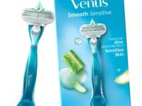 Gillette Venus Smooth Hair Removal Razor for Women with Aloe Vera, 1 Pc
