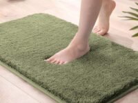 LUXE HOME INTERNATIONAL Microfiber Rectangular Home Bath Mat Super Soft Non Slip Vegas Mats for Bathroom, Kitchen, Bedroom, and Door (40X60 Cm, Green) Pack of 1