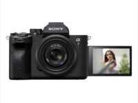 Sony Alpha ILCE-7M4K Full-Frame Hybrid Camera 33MP Interchangeable-Lens Mirrorless Camera with 28-70mm Digital Zoom Lens | 4K 60P Video Recording | Real-Time Eye AF for Humans, Birds, Animals - Black